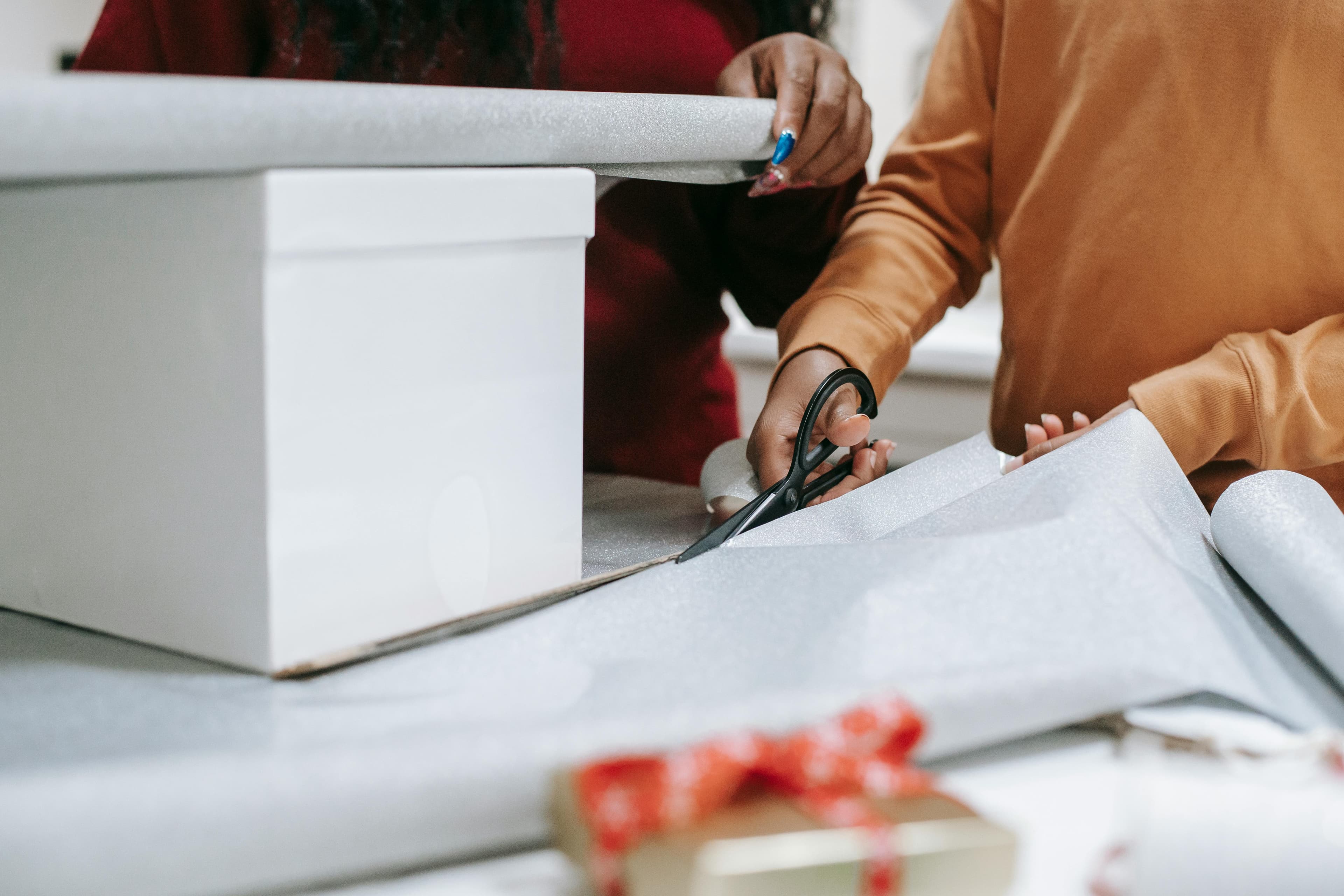 The invisible weight that women carry during the holidays - understanding emotional labor